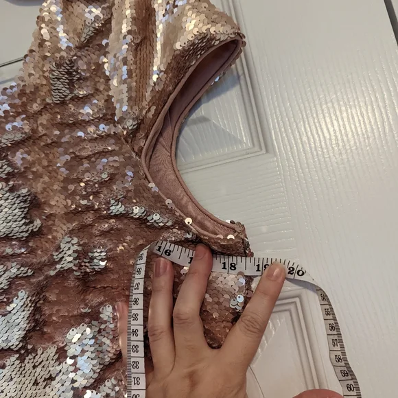 Pink sequin dress - Picture 2 of 8